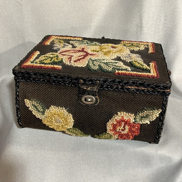 Vintage Floral Punch Needle Sewing Box with Insert